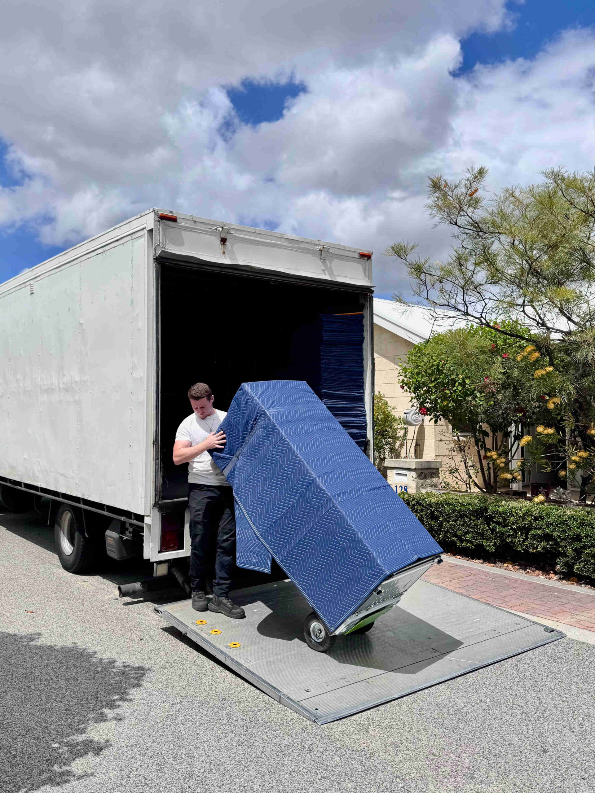 removals in perth 10